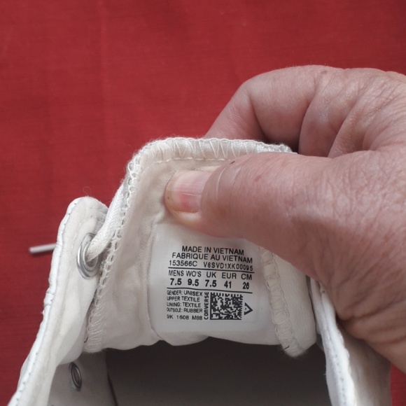 Vintage Converse Ivory on White Peppled Canvas Sneakers - Picture 7 of 8